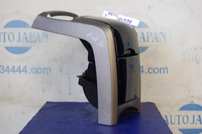 Накладка в салоне TOYOTA PRIUS - 20 03-11 Б/У