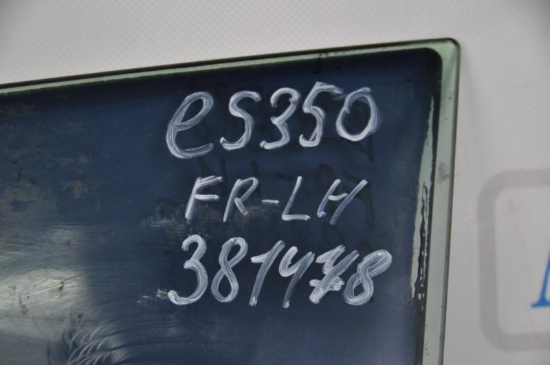 Стекло двери переднее левое ES350 06-12
