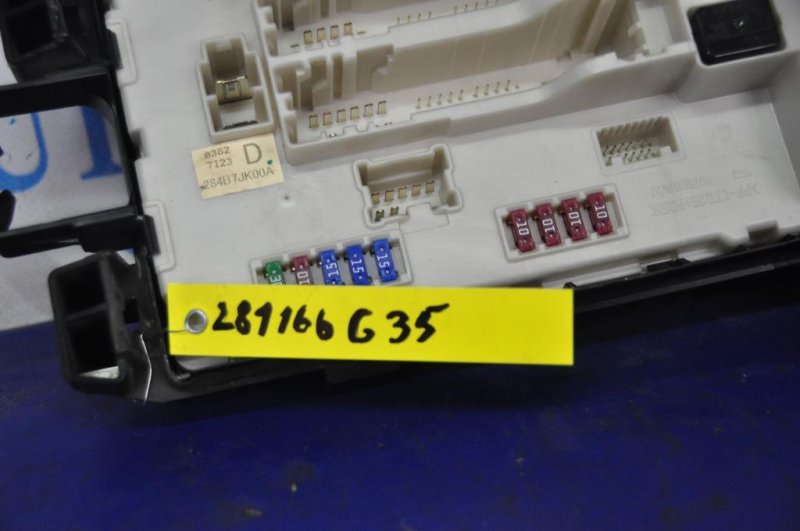 Блок предохранителей моторный отсек INFINITI G25/G35/G37/Q40 06-14