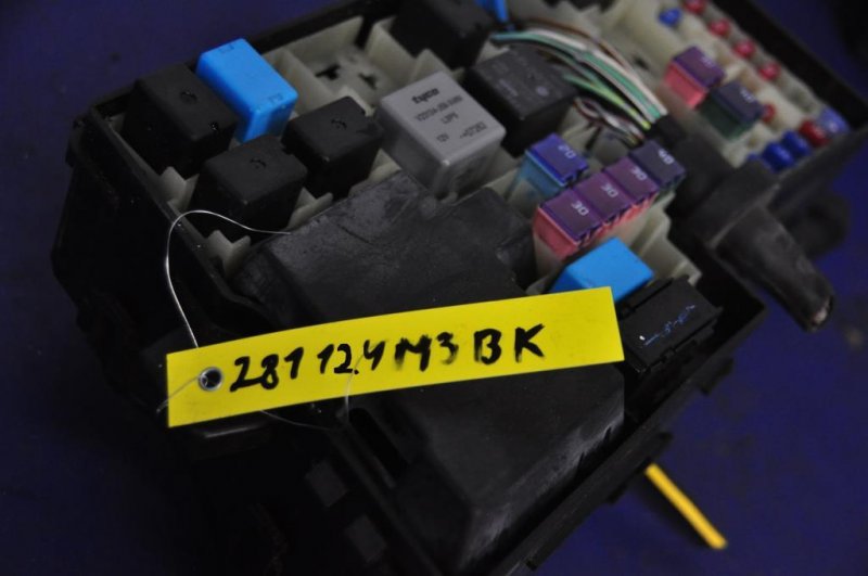 Блок предохранителей моторный отсек 3 BK 03-08 Блок предохранителей моторный отсек 3 BK 03-08