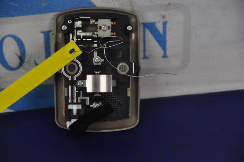 Запчасть плафон салона KIA CERATO LD 04-08 Б/У Плафон салона KIA CERATO LD 04-08 Б/У