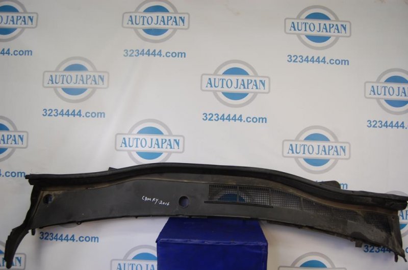 Пластик под лобовое стекло / Жабо TOYOTA CAMRY 55 14-17 55708-06140 Б/У