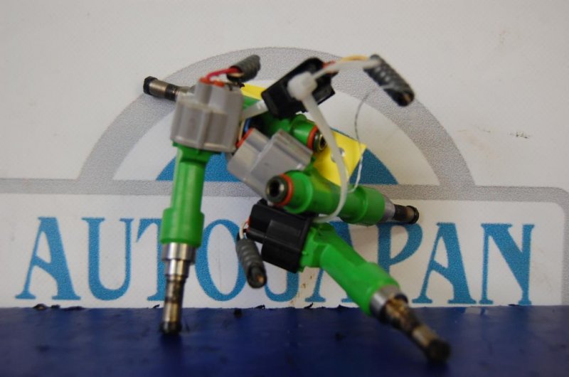 Форсунка топливная TOYOTA CAMRY 50 12-15 23209-09175 Б/У