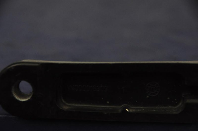 Поводок стеклоочистителя передний JETTA USA 10-17