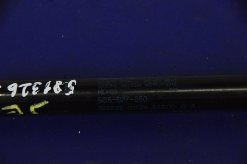 Амортизатор крышки багажника JETTA USA 10-17