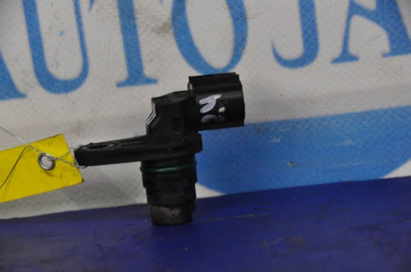 Запчасть датчик положения распредвала HYUNDAI SONATA YF 10-14 2.4 Б/У Датчик положения распредвала HYUNDAI SONATA YF 10-14 2.4 Б/У