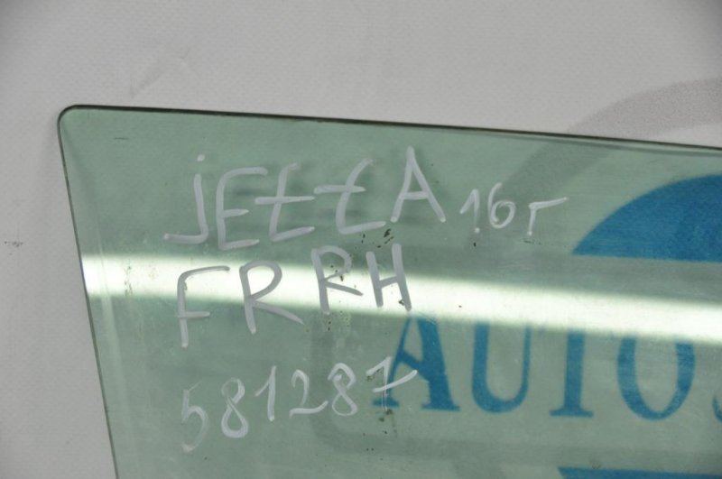 Стекло двери переднее правое VOLKSWAGEN JETTA USA 10-17 5C6 845 202 C Б/У