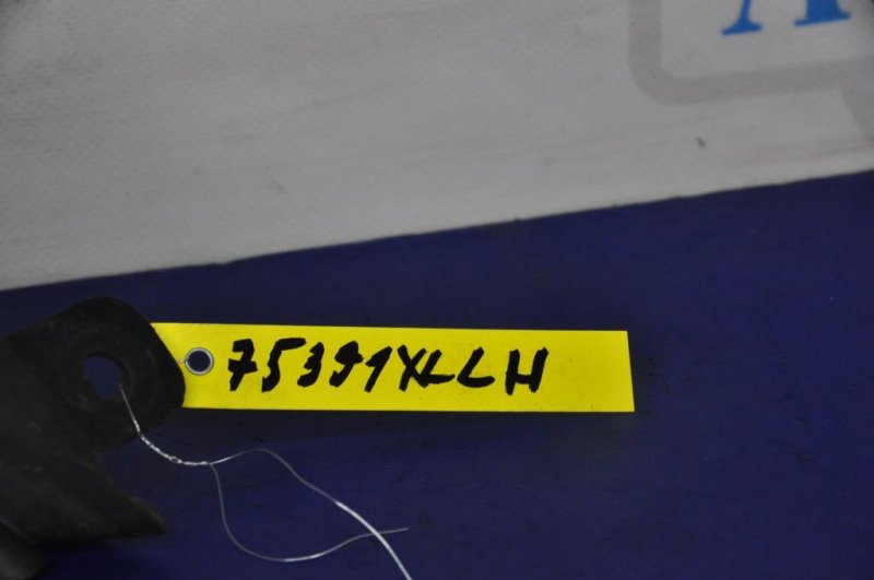 Накладка бампера передняя левая MITSUBISHI OUTLANDER XL 05-13