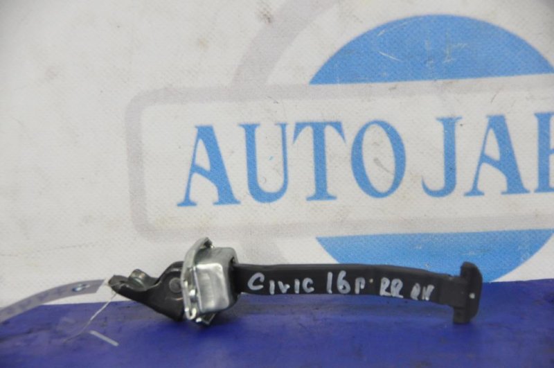 Запчасть ограничитель двери задний правый HONDA CIVIC FC/FK 15- 72840-TBA-A01 Б/У Ограничитель двери задний правый HONDA CIVIC FC/FK 15- 72840-TBA-A01 Б/У