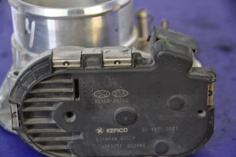 Запчасть дроссельная заслонка HYUNDAI SONATA YF 10-14 35100-2G700 Б/У Дроссельная заслонка HYUNDAI SONATA YF 10-14 35100-2G700 Б/У