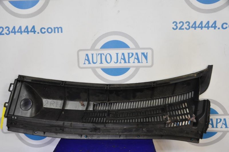 Пластик под лобовое стекло / Жабо правый TOYOTA PRIUS - 20 03-11 55708-47050 Б/У