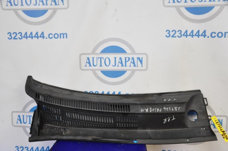 Пластик под лобовое стекло / Жабо правый PRIUS - 20 03-11