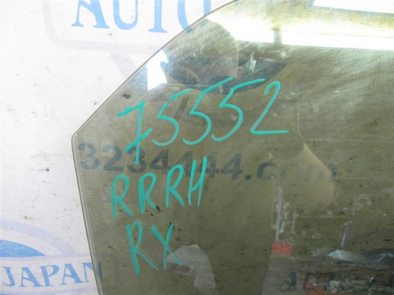 Стекло двери заднее правое RX300 98-03