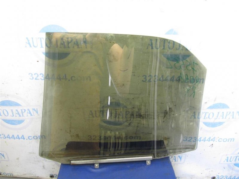 Стекло двери заднее правое RX300 98-03