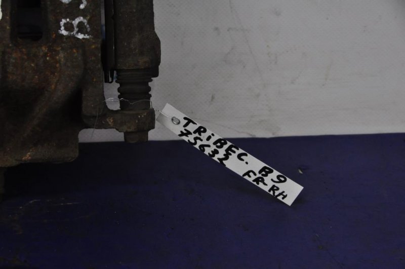 Суппорт тормозной передний правый SUBARU TRIBECA B9 05-07