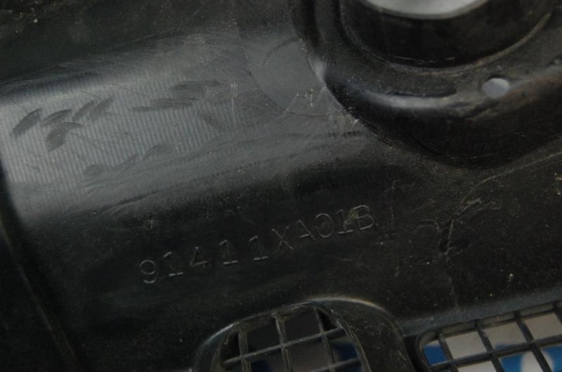 Пластик под лобовое стекло / Жабо левый TRIBECA B10 07-13