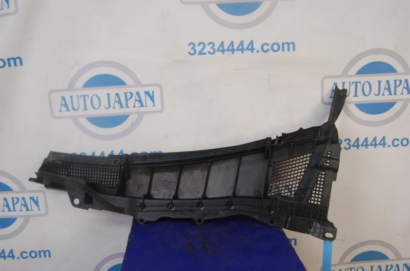 Пластик под лобовое стекло / Жабо правый G35 03-07