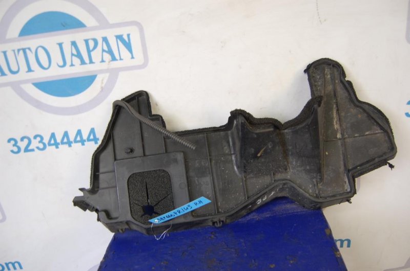 Дефлектор радиатора правый TOYOTA PRIUS - 20 03-11 53285-47010 Б/У