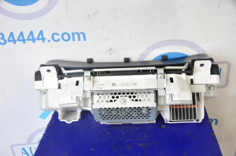 Панель приборов LS460 06-12