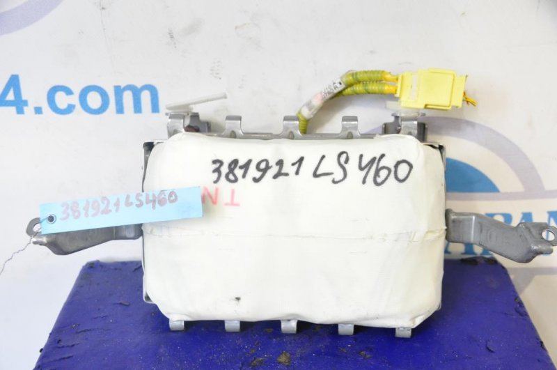 Запчасть подушка безопасности пассажира LEXUS LS460 06-12 Б/У Подушка безопасности пассажира LEXUS LS460 06-12 Б/У