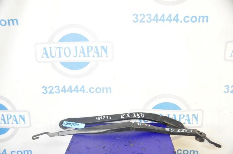 Поводок стеклоочистителя передний правый LEXUS ES350 06-12 85211-33300 Б/У