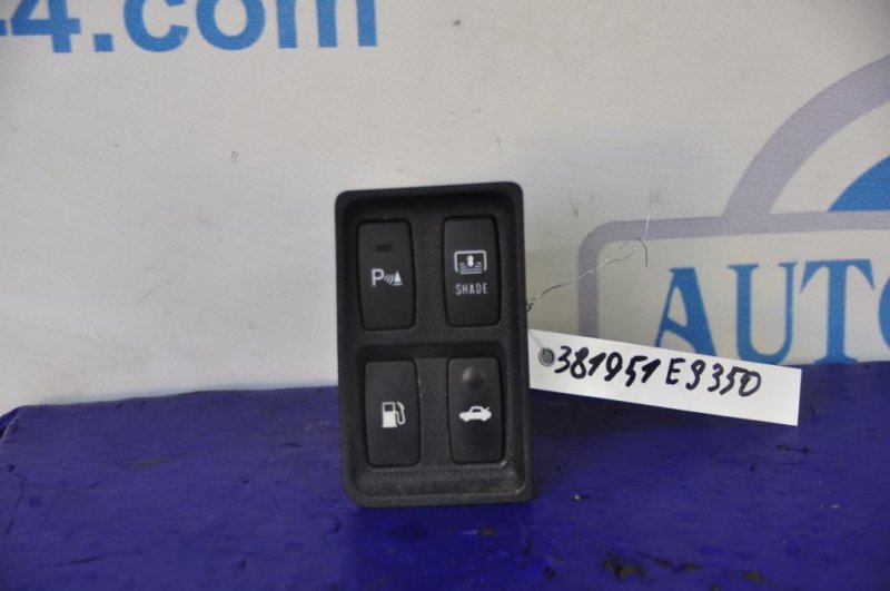 Кнопка открывания бензобака LEXUS ES350 06-12 84840-33080 Б/У