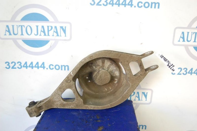 Рычаг задней подвески поперечный нижний задний левый INFINITI G35 03-07 551B0-AL500 Б/У