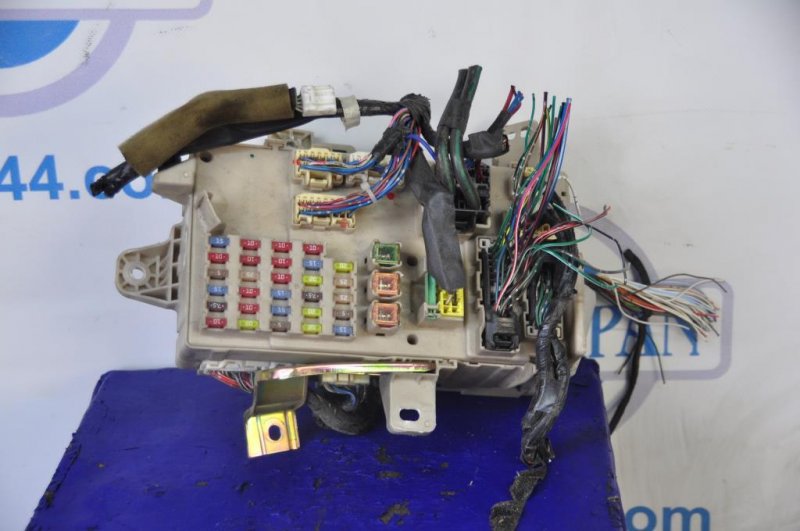 Блок предохранителей салон LEXUS ES300 ES330 01-06 Б/У