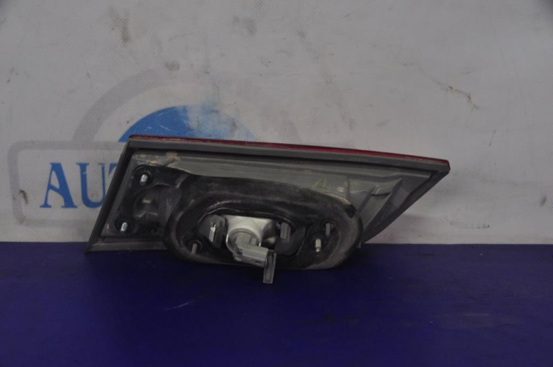 Фонарь внутренний задний левый CAMRY 50 12-15