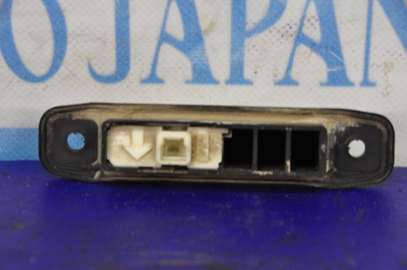 Кнопка открывания багажника наружная CAMRY 50 12-15