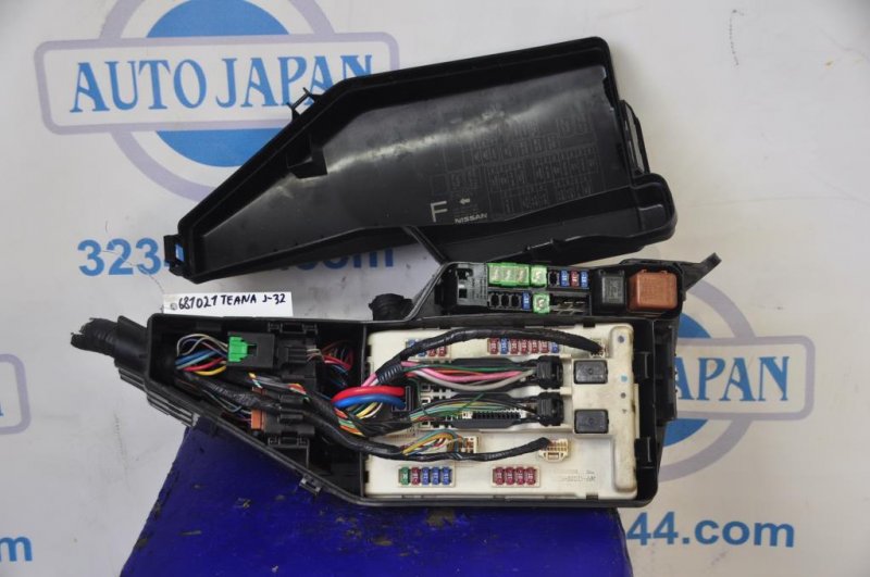 Блок предохранителей моторный отсек NISSAN TEANA J32 08-14 284B7-1AA2A Б/У