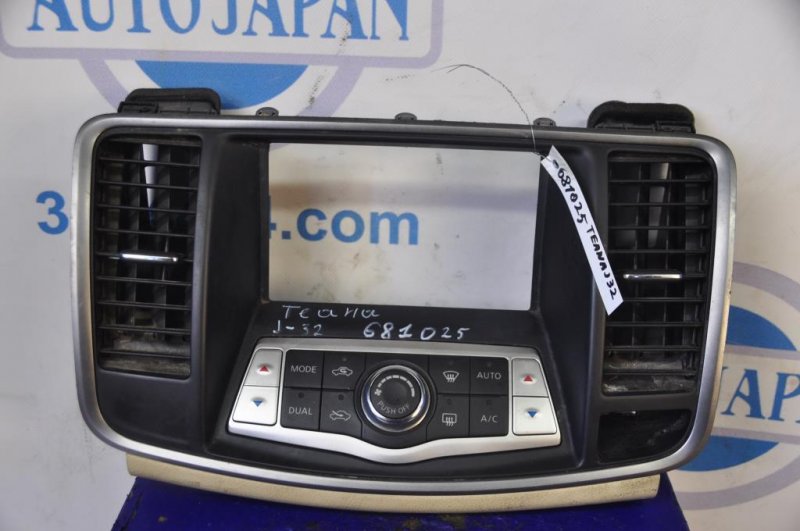 Блок управления печкой NISSAN TEANA J32 08-14 27500-JN20A Б/У
