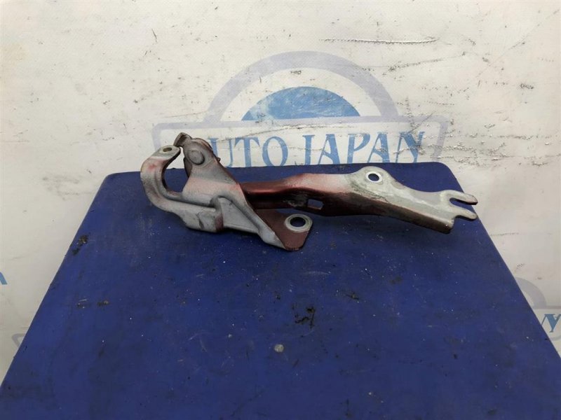 Петля капота правая CX-7 06-12 Петля капота правая CX-7 06-12
