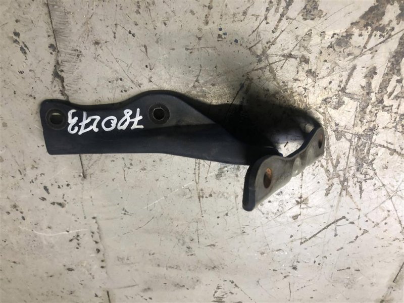 Петля капота правая IMPREZA 00-07 GD/GG