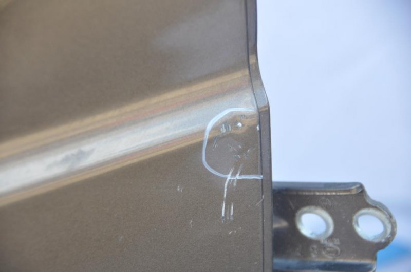 Дверь задняя правая TRIBECA B9 05-07