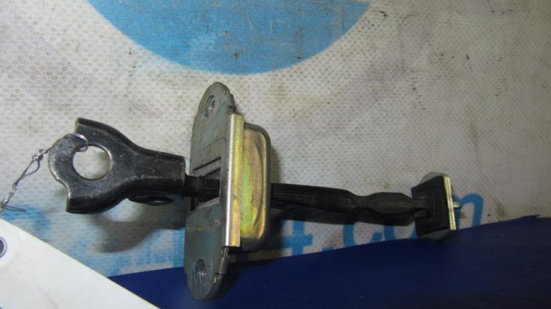 Ограничитель двери задний правый NISSAN ALTIMA L32 07-12 82430-JA000 Б/У