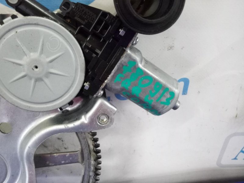 Стеклоподъемник передний правый COROLLA 150 06-13 Стеклоподъемник передний правый COROLLA 150 06-13