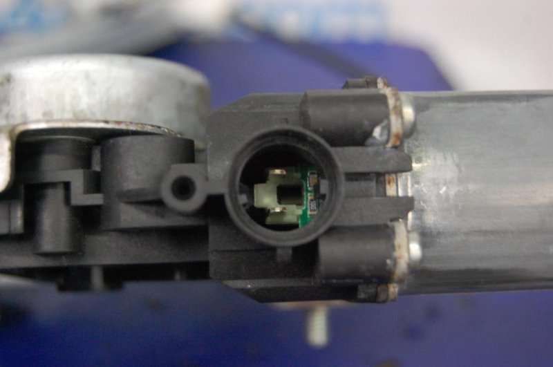 Стеклоподъемник задний правый ACCENT RB 10-