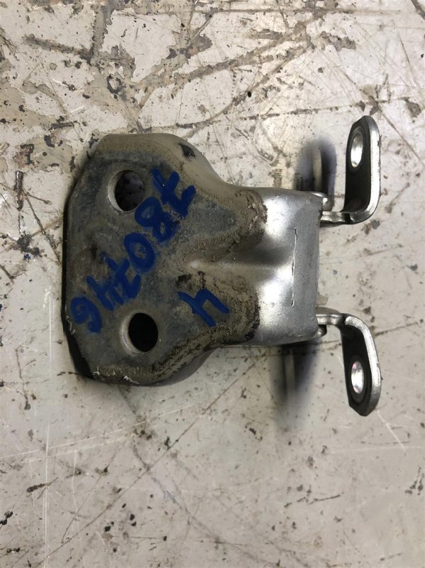 Петля двери верхняя передняя левая SUBARU TRIBECA B9 05-07 60070AG00A9P Б/У