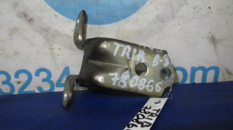 Петля двери нижняя задняя левая SUBARU TRIBECA B9 05-07 60470AG03A9P Б/У