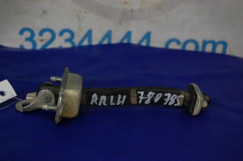 Запчасть ограничитель двери задний левый SUBARU OUTBACK 09-14 BR 62124AJ010 Б/У Ограничитель двери задний левый SUBARU OUTBACK 09-14 BR 62124AJ010 Б/У