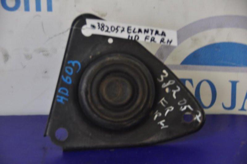 Подушка двигателя правая HYUNDAI ELANTRA HD 06-11 21810-2H000 Б/У