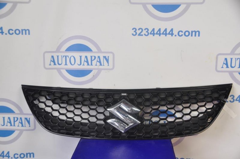 Решетка радиатора SUZUKI SX4 06-13 71741-75K10-0CE Б/У