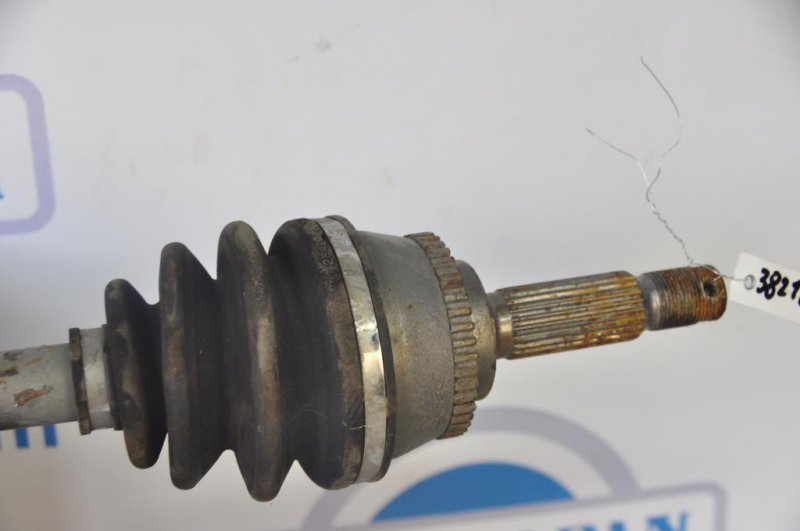 Привод передний правый TOYOTA MATRIX 02-08