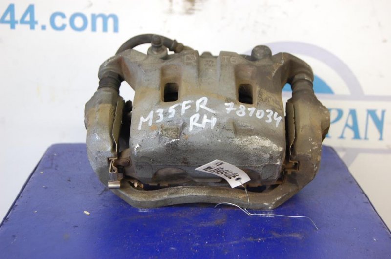 Суппорт тормозной передний правый INFINITI M35/M45 04-10 41001-EG000 Б/У