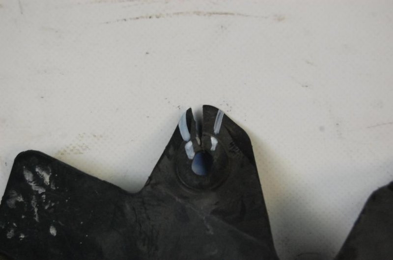 Защита двигателя передняя левая CX-7 06-12