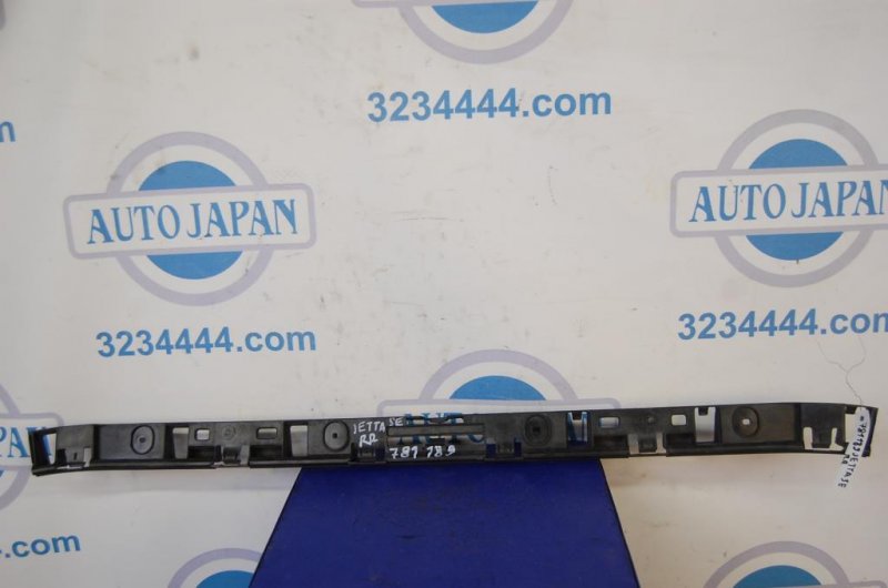 Кронштейн заднего бампера задний VOLKSWAGEN JETTA USA 10-17 5C6 807 863 Б/У