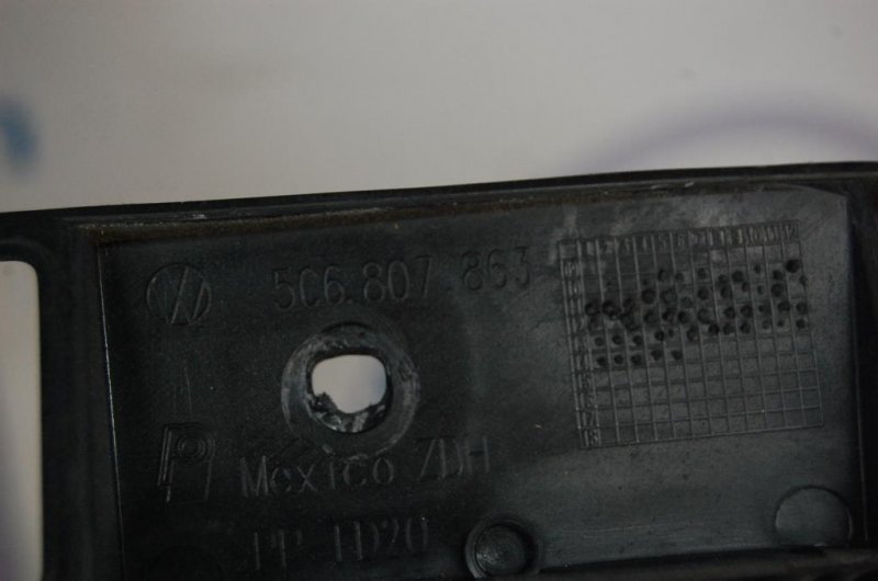 Кронштейн заднего бампера задний JETTA USA 10-17