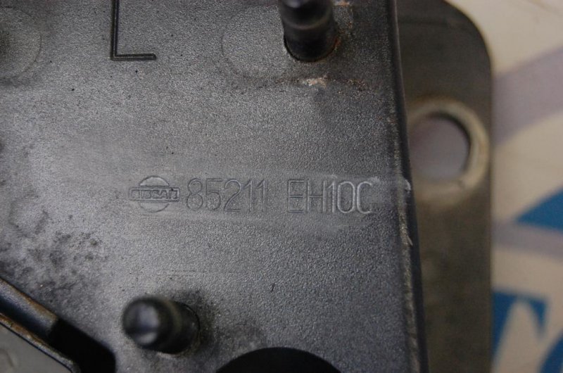 Кронштейн усилителя заднего бампера задний правый M35/M45 04-10