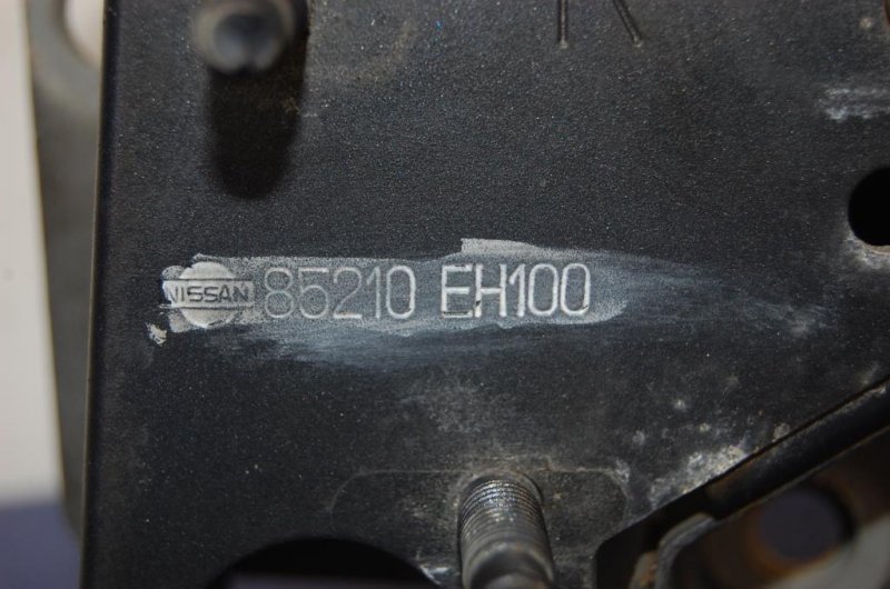 Кронштейн усилителя заднего бампера задний правый M35/M45 04-10